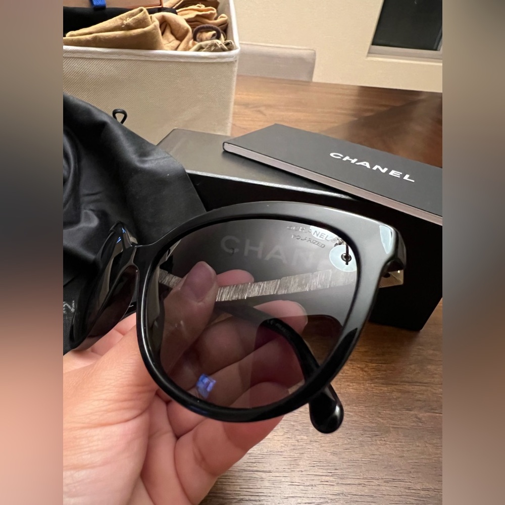 Chanel polarized sunglasses with Swarovski crystals - Picture 10 of 11
